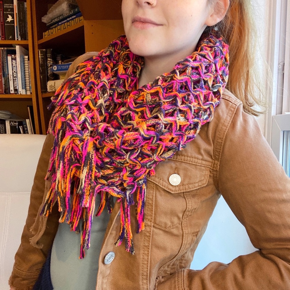 💙STEVE MADDEN Colorful Crochet Infinity Scarf